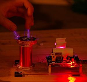 HandsMagic Mini Tesla Coil DIY Soldering Kit