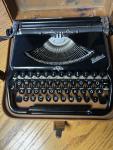 Portable German Manual Typewriter - Groma Kolibri