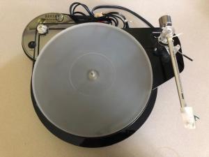 Roksan Radius 5 Turntable with NIMA Tonearm
