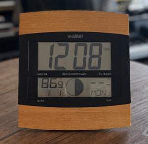 La Crosse Technology Indoor/Outdoor Weather Clock