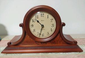 Cherry Finish Dual Chime Quartz Mantel Clock