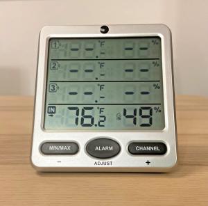 Wireless 8-Channel Indoor/Outdoor Thermo-Hygrometer