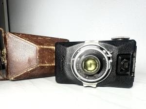 Zeiss Ikon Kolibri Camera with Tessar Lens