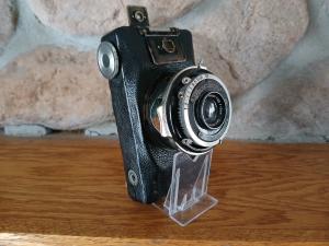 ZEISS-IKON KOLIBRI ANTIQUE CAMERA WITH TESSER LENS