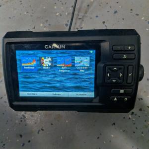 Garmin Striker Vivid 5CV, Easy-to-Use 5-inch Color Fishfinder With GPS