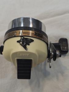 Vintage Zebco Great White 888 Spincast Reel Condtion as Shown