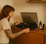 EVEO 4-in-1 Vinyl Record Cleaning Kit