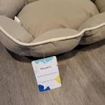 Haquiro Beds for household pets Small Dog Bed – A supportive and comfortable pet bed with raised sides for a comfortable rest.