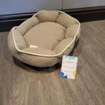 Haquiro Beds for household pets Small Dog Bed – A supportive and comfortable pet bed with raised sides for a comfortable rest.