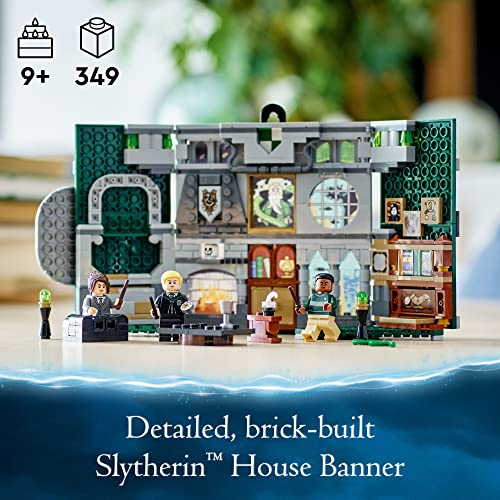 Slytherin House Banner Building Set - Hogwarts Castle
