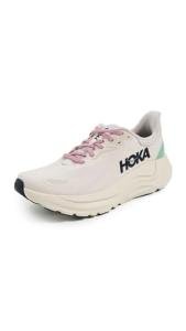 HOKA Women's Arahi 8 Sneakers
