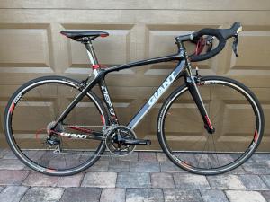 Giant Defy Advanced 3 Carbon Composite Road Bike, Medium, VERY LOW MILES 