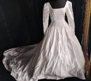 Jasmine Classic Wedding White  Dress Gown Elegant Train Long Sleeve sZ M