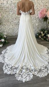 Slim A-line Crepe Wedding Dress Bridal Beach Gown Lace Train  Size 8