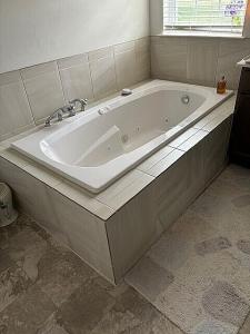 Geneva 72" Soaking Tub with Modern Hardware
