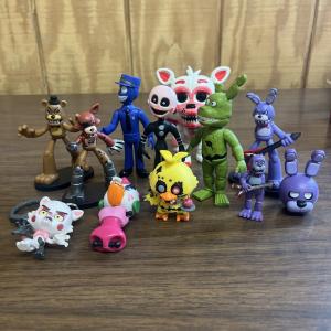 Five nights at Freddy’s figurines lot - See All Pictures - Some Missing Limbs