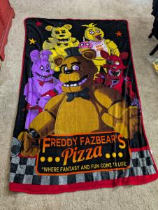 Five Nights at Freddy's Fun Pizza Microraschel Blanket 2016