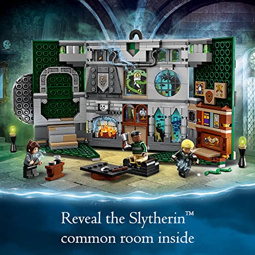 Slytherin House Banner Building Set - Hogwarts Castle