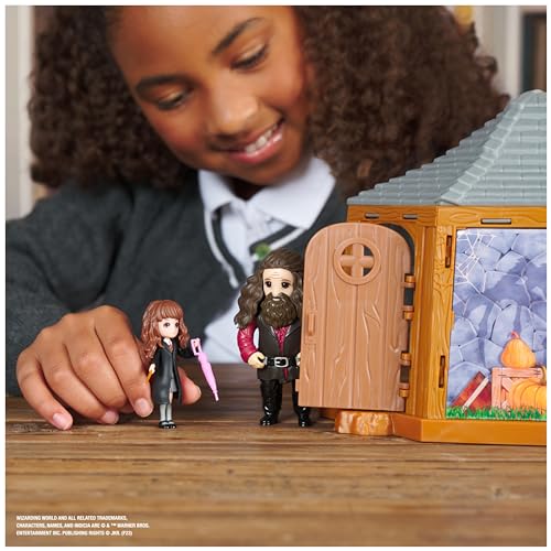 Hagrid’s Hut Playset: Magical Minis with Figures