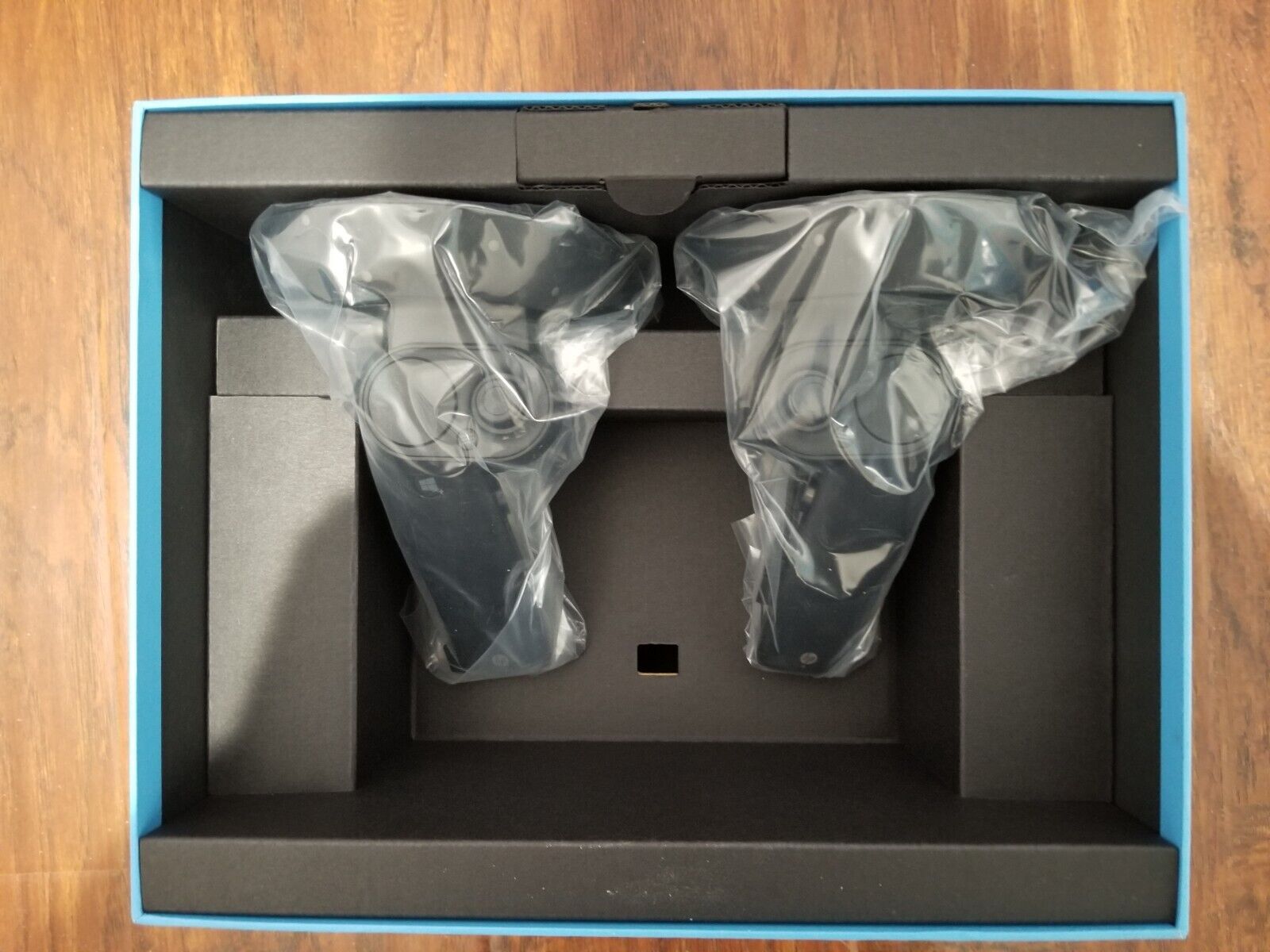 HP Mixed Reality Headset with New Controllers