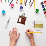 HINGTAI 8 Grid Miniature Wooden Watercolor Painting Palette Kit with Portable Sketchbook and Water Pen, Travel Watercolor Palette Set for Artists