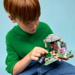 LEGO Minecraft The Pale Garden Building Set