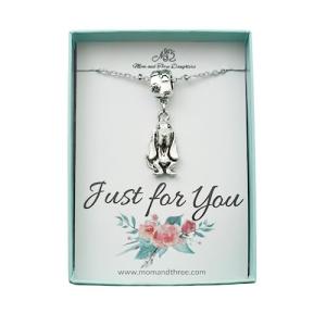 MOM & THREE DAUGHTERS Basset Hound Women's Necklace Silver Pewter Charm | Handcrafted 22 Inch Stainless Steel Saturn Chain | Adorable Silver Toned Mixed Metal Paw Print Bale | Great Choice for Anyone