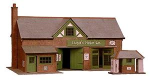 Superquick Country Garage with Petrol Pump Model Kit