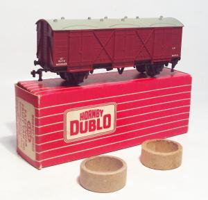 Hornby Dublo 00 Gauge Passenger Fruit Van