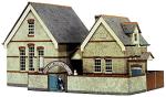 B31 Superquick Village School Model Kit - OO/HO