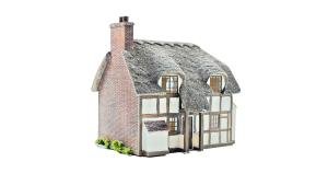 Bachmann Scenecraft 00 Gauge Thatched Cottage