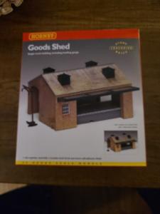 Hornby R8002 00 Gauge Goods Shed Model Kit