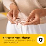 Medela Hydrogel Pads, Instant Pain Relief for Cracked or Sore Nipples from Breastfeeding and Pumping, Cooling Moisture Supports Natural Healing, Pack of 4