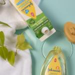 Johnson's Baby Head-To-Toe Gentle Baby Body Wash & Shampoo, Tear-Free & Hypoallergenic Baby Body Wash & Shampoo for Newborn’s Sensitive Skin & Hair, Value Size Wash Refill, 33.8 fl. oz