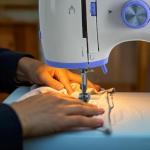 Stoigeld Sewing Machine for Beginners with 20Pcs Fabric & 32Pcs Sewing Threads Kit,Portable Sewing Machine with 12 Built-in Stitches & 2 Speed(High-Low Speeds)-BW