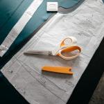 Fiskars RazorEdge Fabric Scissors - 9" Heavy Duty Fabric Shears with SoftGrip Ergonomic Handle, Premier Grade Stainless Steel Blades