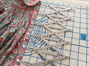 HONEYSEW Expanding Aluminum Sewing Gauge Button Guide Measure Multiple Equal Distance (Sewing Gauge Common)