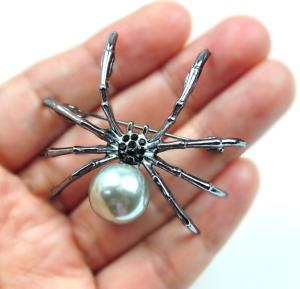 Spider Pearl Brooch Halloween Fashion Jewelry Gift