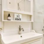 QTGTIR Bathroom Decor Sign - Use the Force, Box Sign Tabletop Decor, Funny Toilet Humour, Wood Sign, White Box Rustic Farmhouse Decor for Home Office