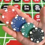 SEETOOOGAMES 200 Pieces 11.5g Clay Composite Dice Striped Casino Poker Chips- 4 Colors (red, Green, Black and Blue)