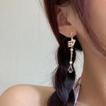 Unique Playing Card Dangle Earrings Red Heart Queen Poker Earrings for Women,Gold Asymmetric Rabbit Long Clock Poker Dangle Earrings Queen Hearts Costume (C)