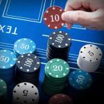 DKAOVH Poker Chips Set - 100 Pieces with Denominations and Storage Box