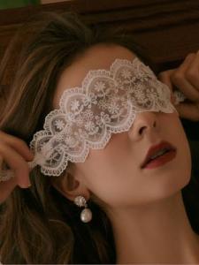 Egfyqzbryn Mysterious Lace Masquerade Mask Sexy Blindfold Hollow Flower Lace Mask Halloween Cosplay Costume Valentine Gifts for Women (Style4)
