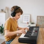 37 Keys Piano Keyboard for Beginners -1200mAh Rechargeable Electronic Musical Instrument with Mic LED Screen 200 Tones 200 Rhythms 50 Demos, Birthday Gift for Kids