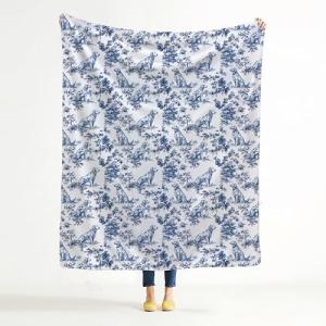 Blue and White Golden Retriever Throw Blanket