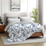 Blue and White Golden Retriever Throw Blanket