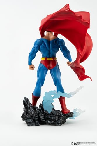 Superman Classic 1:8 Scale Statue - DC Heroes