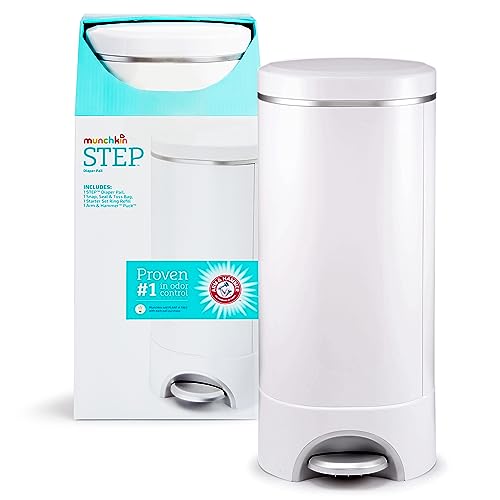 Munchkin STEP Diaper Pail with Arm & Hammer