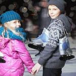 Vinsot 2 Pairs Ice Skate Guards Hockey Ice Skate Blade Covers Kids Absorbent Figure Soakers Hockey Accessories Oxford Fabric Skating Cover Blades for Kid Youth Adult Men Women Boy Girl (S)