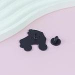 Funny "This Is How I Roll" Roller Skate Enamel Pin